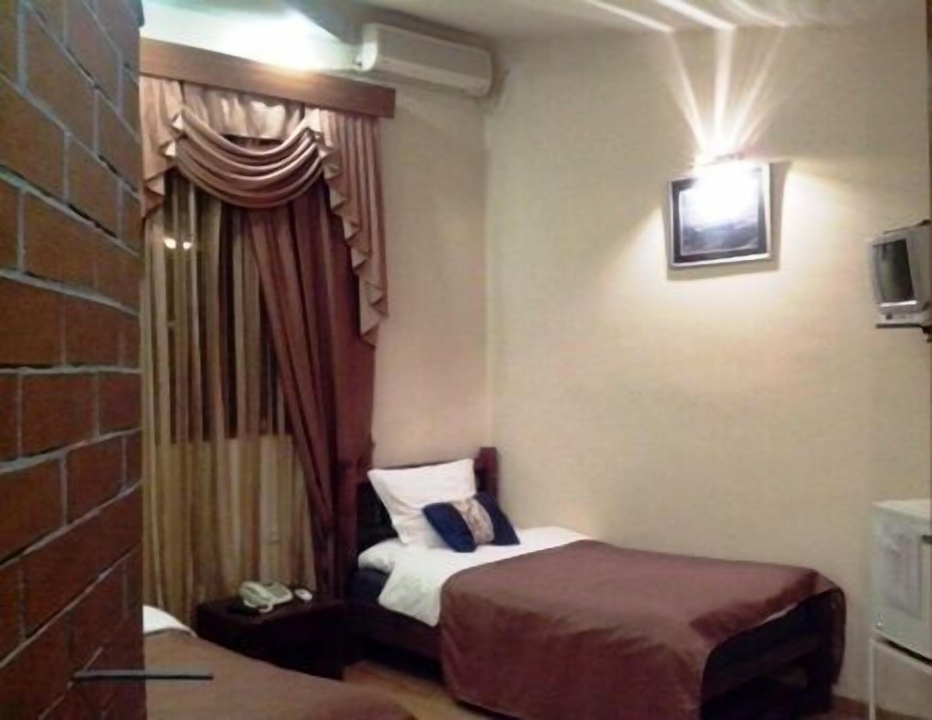 Classic Hotel Тбилиси Экстерьер фото